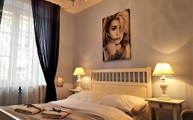 Chmielna Guest House