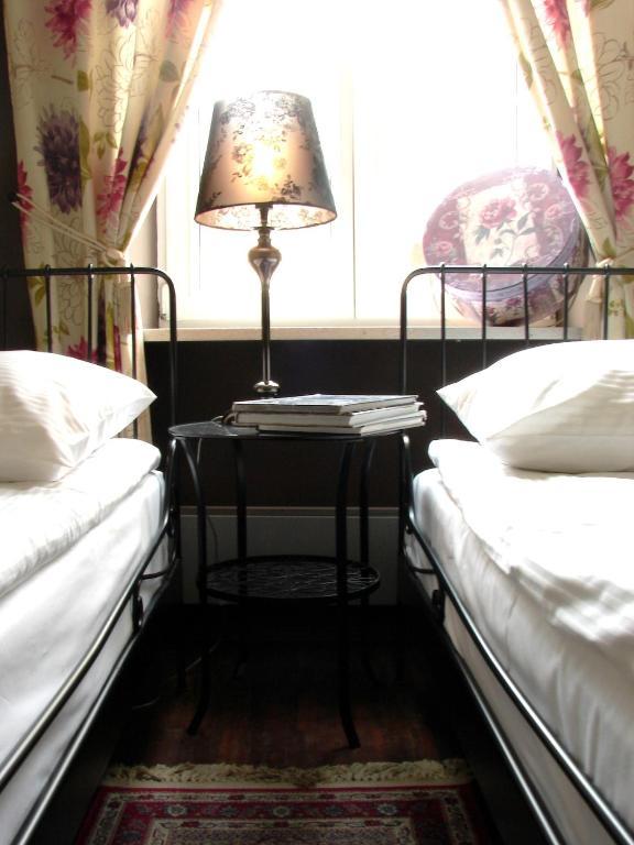 Chmielna Guest House Warschau Zimmer foto